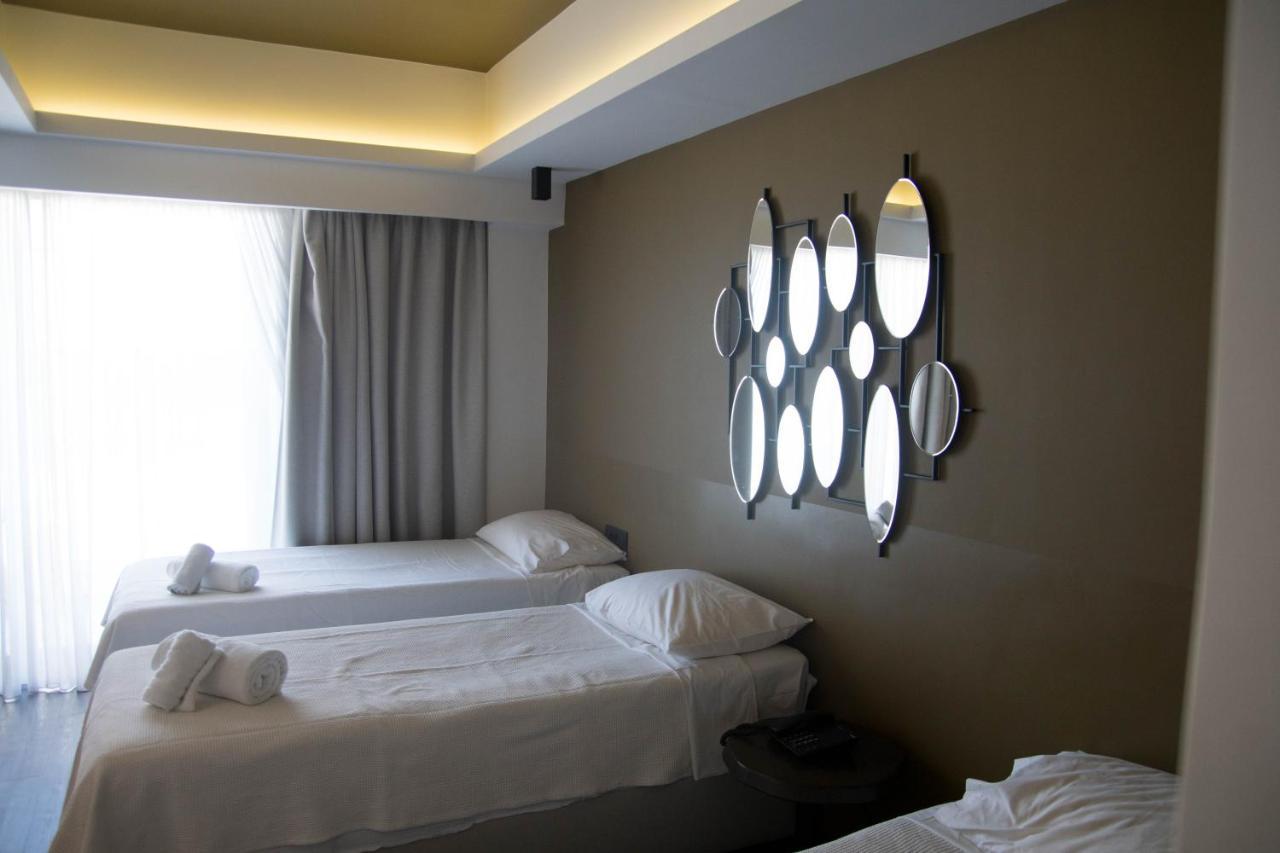 Adonis City Hotel Pátra Eksteriør bilde