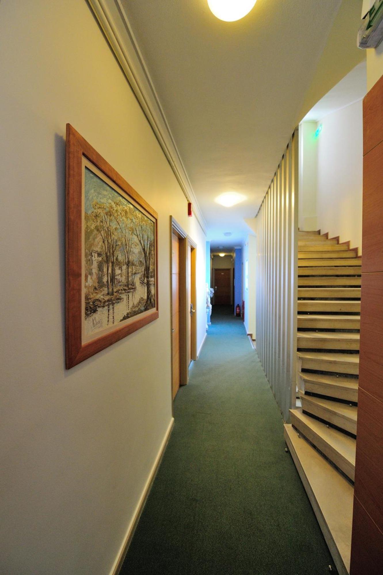 Adonis City Hotel Pátra Eksteriør bilde