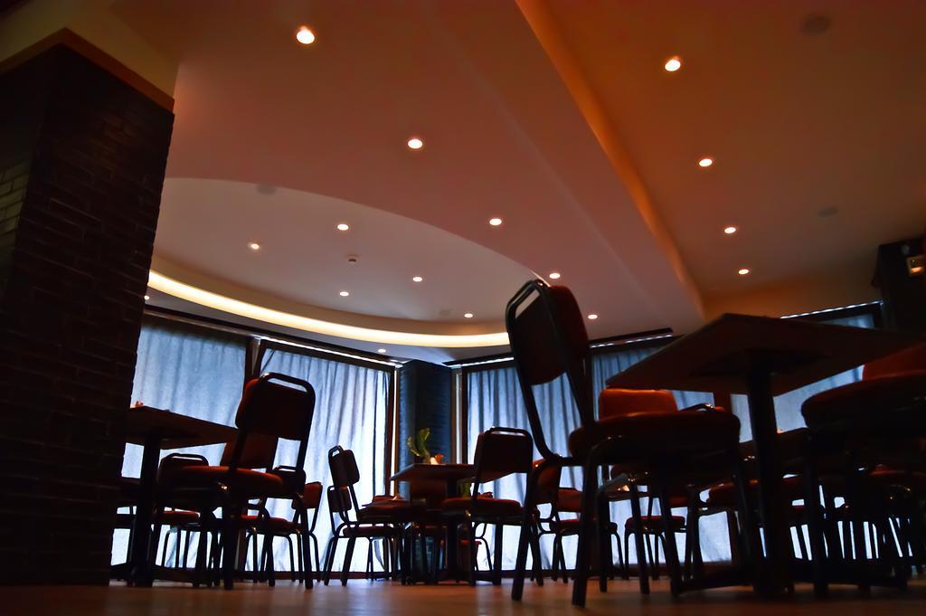Adonis City Hotel Pátra Eksteriør bilde