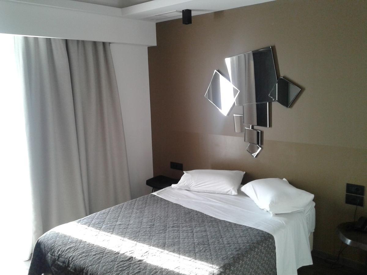 Adonis City Hotel Pátra Eksteriør bilde