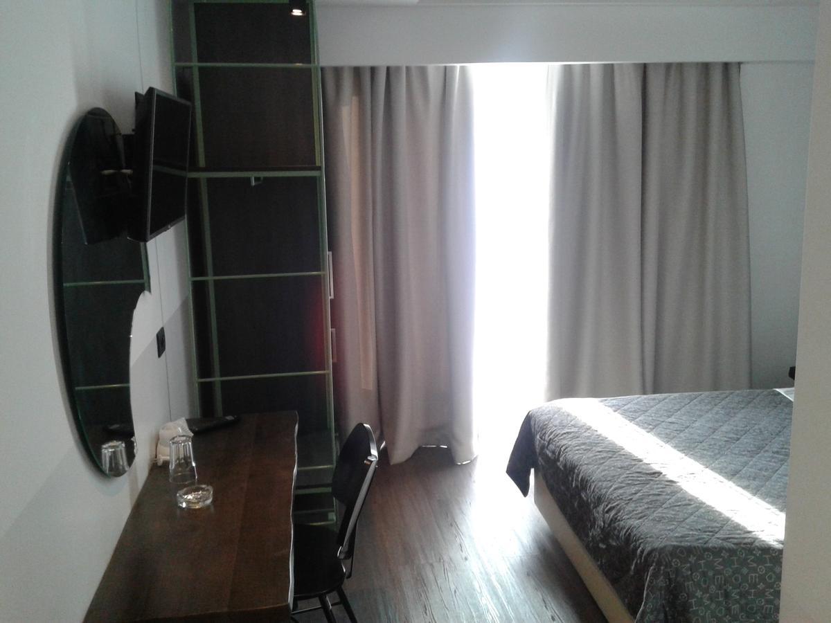 Adonis City Hotel Pátra Eksteriør bilde